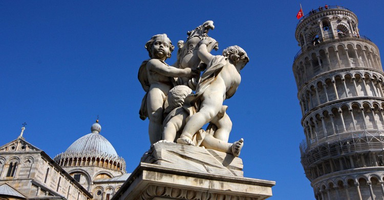 Pisa. Neiljs, Foter