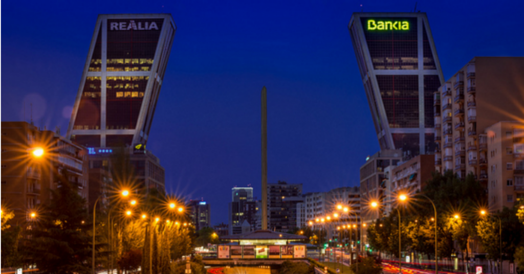 Sigue leyendo 6 edificios que no creerás que están en Madrid