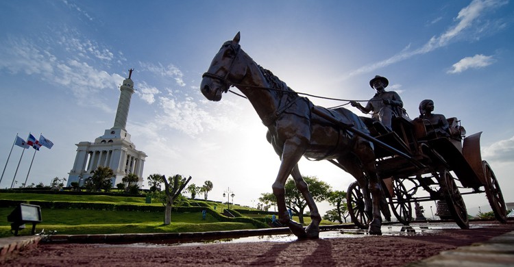Monumento a los Héroes de la Restauración en Santiago de los Caballeros (Godominicanrepublic.com)