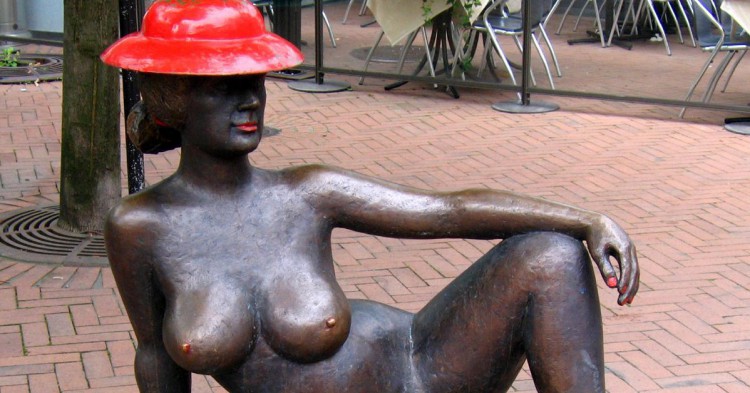 Las deshinibidas estatuas de Oslo (Flickr)