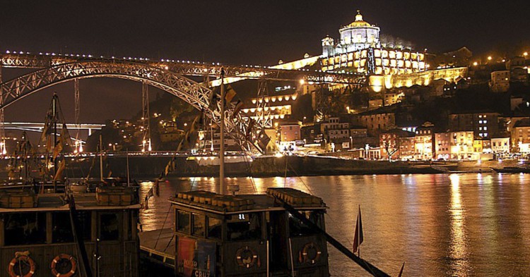 Oporto: Vuelo + 2 Noches en Hotel 3* desde 76€