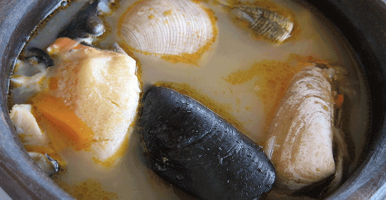 Plato con frutos del mar (wikipedia)