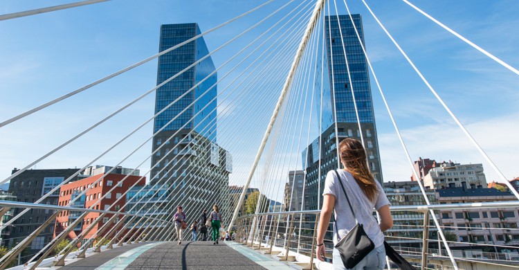 Puente de Calatrava de Bilbao (iStock)