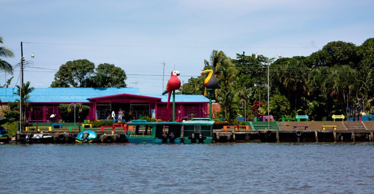 Famosa 'Pink Shop' de Tortuguero. Julian Rotela Rosow (Flickr)