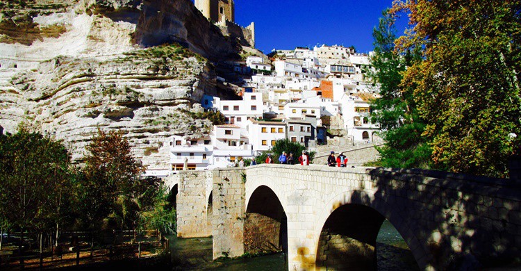 Vista de Alcalá del Júcar desde su puente romano. Manel (Flickr)