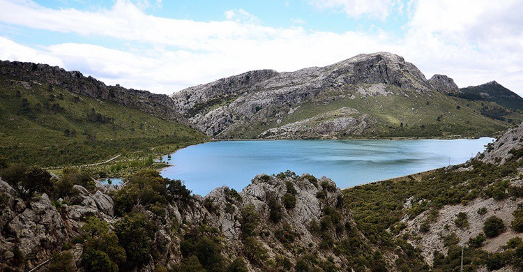 Embalse de Cúber en la sierra de Tramuntana. Dirk Vorderstraße (Flickr)