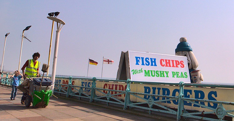 Establecimiento de fish and chips en la playa. Saw2th (Flickr)