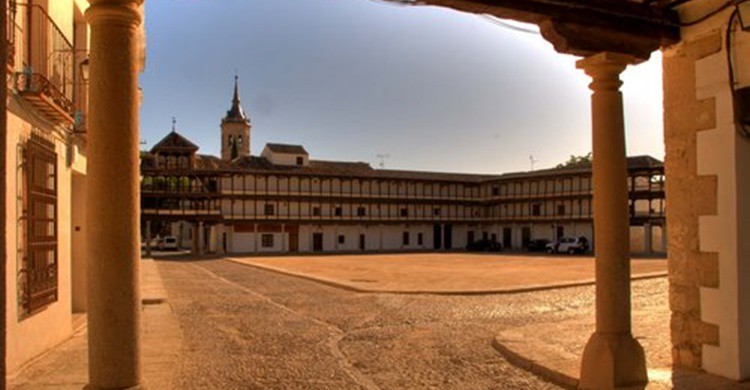 Plaza Mayor de Tembleque. (http://www.ayuntamiento.es/tembleque).