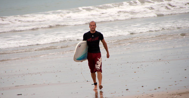 Surfista en Mal País. Christian Haugen (Flickr)