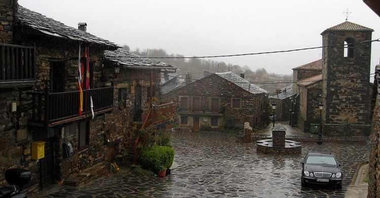 Valverde de los Arroyos, bajo la lluvia. Juanjo Bazán (Flickr)