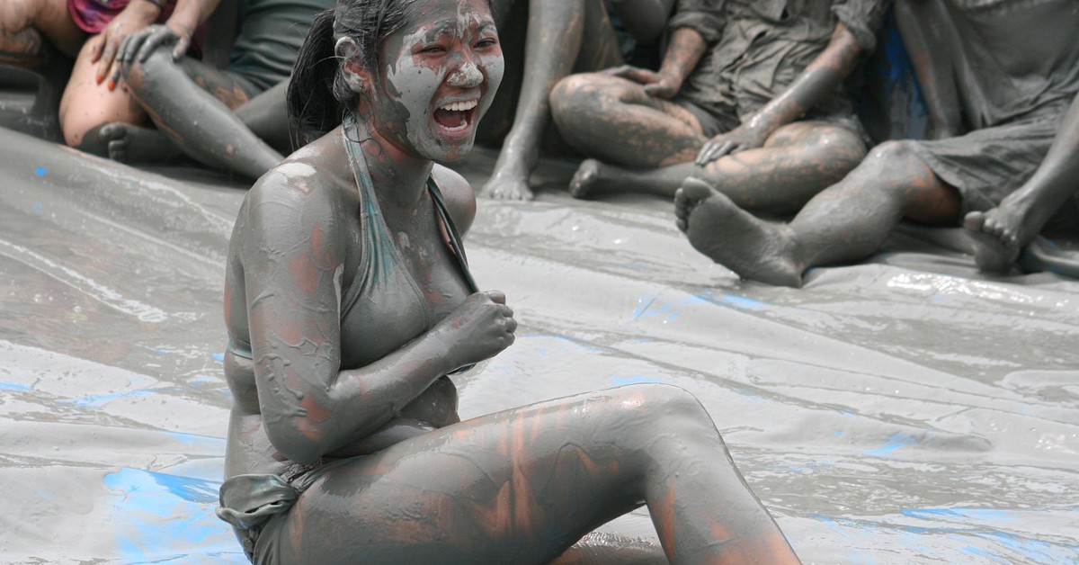 Festival de barro. Hypnotica Studios Infinite, Foter