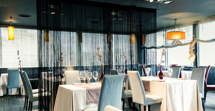 La elegante sala. SILK Social Space