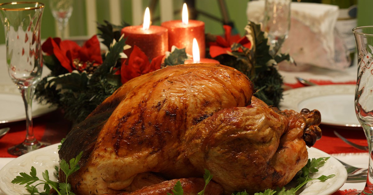 La familia se reúne en torno al pavo (Flickr)