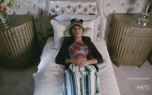 Ruidos en el hotel (http://giphy.com)