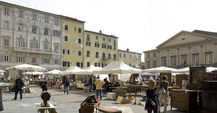 Plaza de Napoleón en Lucca, Italia (Flickr)