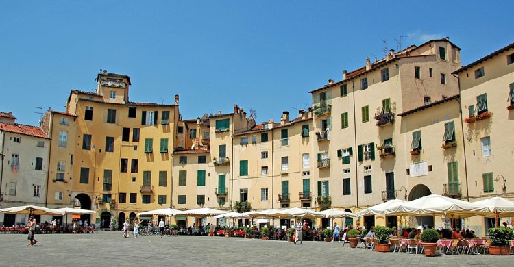 Plaza del Mercado en Lucca, Italia (Flickr)