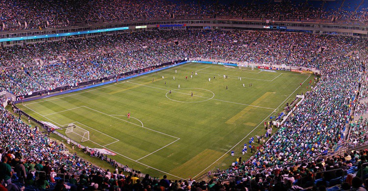 1. Ir al fútbol