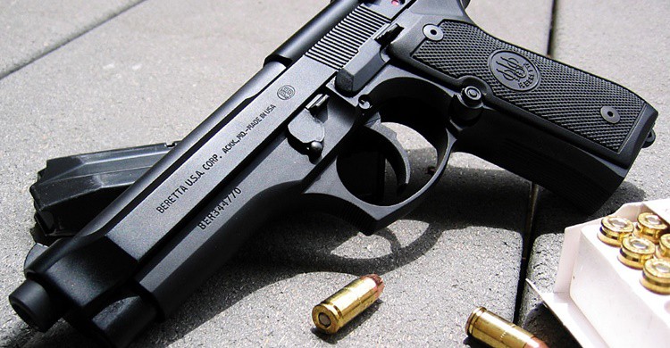 3. Armas, obviamente no.