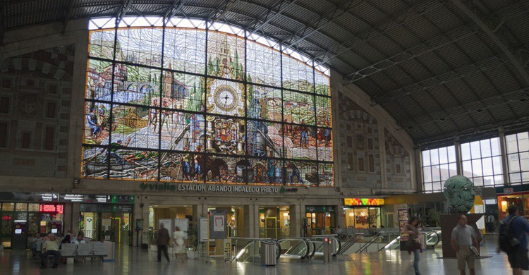 Estación de Abando con su vidriera. Jordi Payà (Flickr)