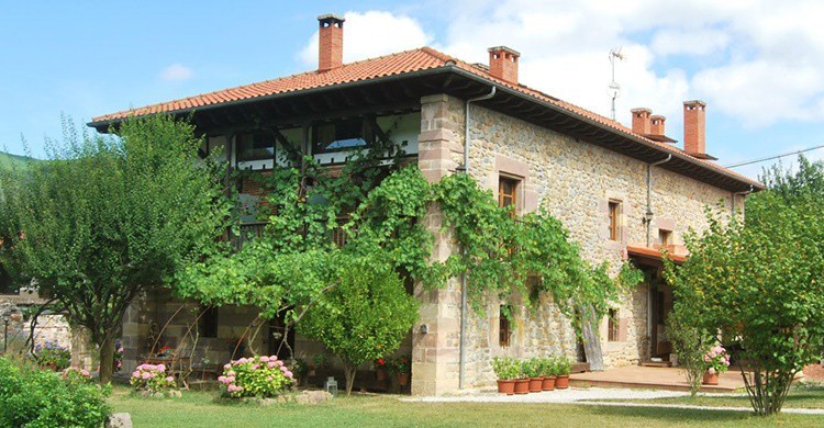 Exterior del hotel rural. (www.elrincondedonaurraca.com).