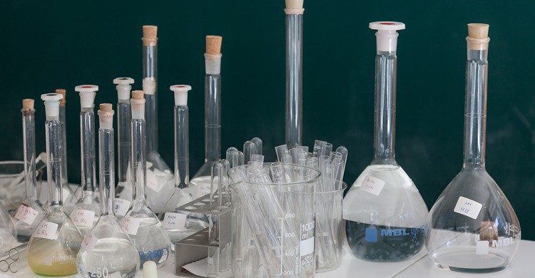 Productos químicos. IES MANUEL GARCÍA BARROS A ESTRADA – PONTEVEDRA (Flickr)