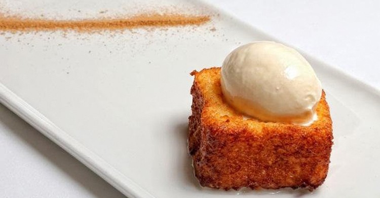 Torrija. Casa Lac, Twitter