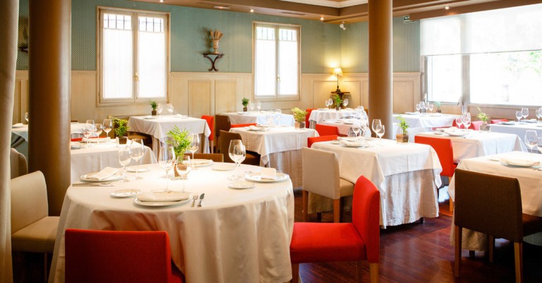 Salón del Restaurante Echaurren Tradición. Echaurren Hotel Gastronómico