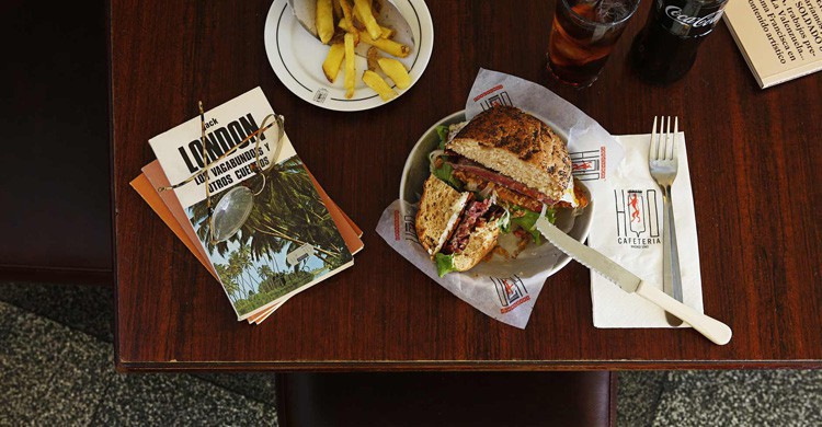 Haburguesa (www.grupolamusa.com/cafeteria-hd)
