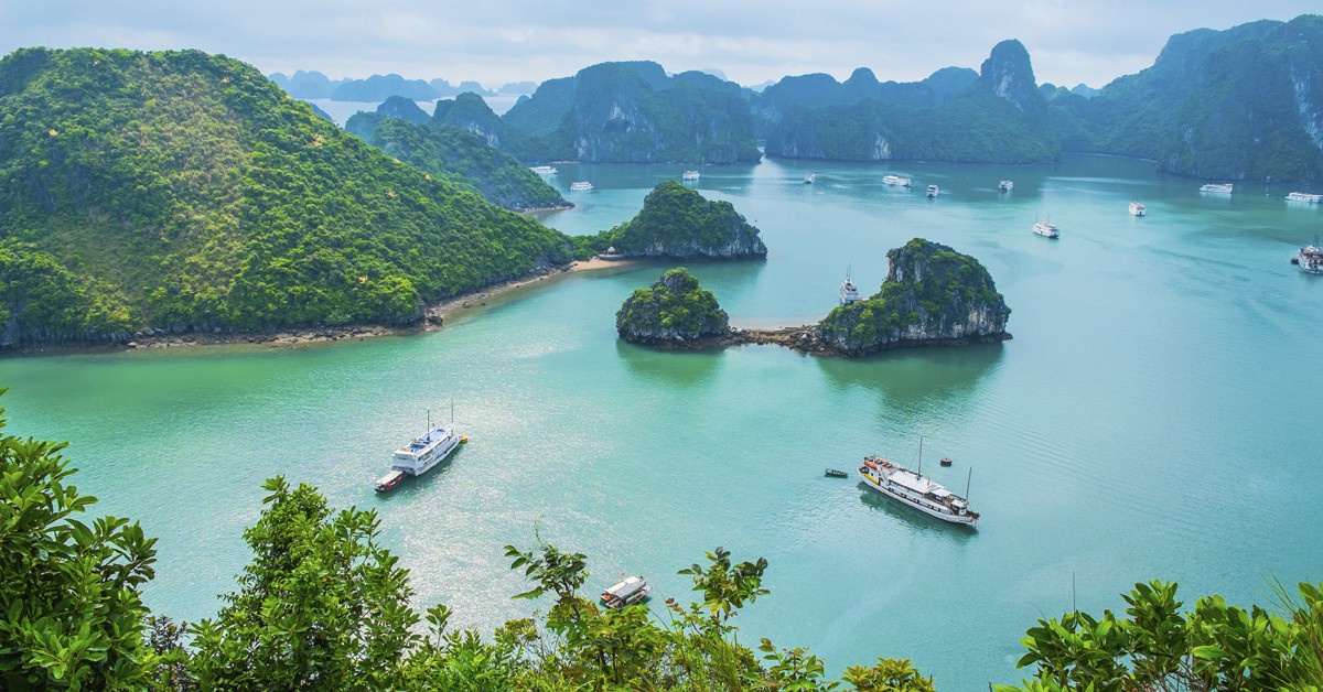 Vista de Halong Bay. 12ee12, iStock