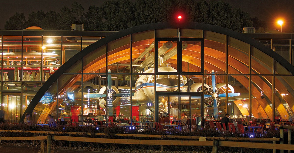 Runway 34 / aeropuerto de Zurich (www.runway34.ch)