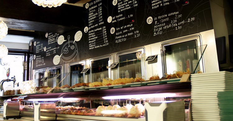 Barra y pinchos Tastavin (tastavin.es).