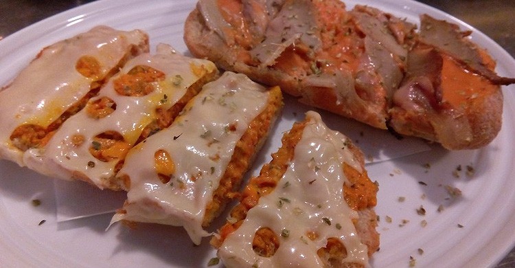 Tostas (Juan Ignacio B - www.yelp.com)