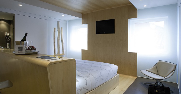 Habitación del Hotel Marqués de Vallejo diseñada por Devota & Lomba (hotelmarquesdevallejo.com)