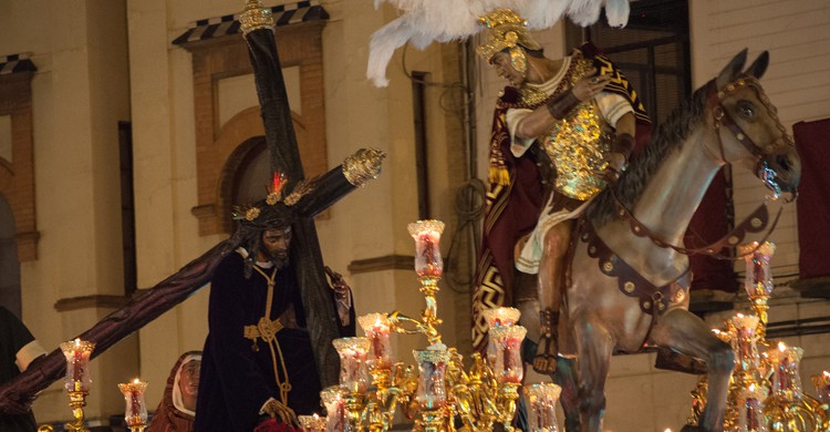 Santísimo Cristo de las Tres Caídas, de la Hermandad de la Esperanza de Triana, en la Madrugá. Jaime López (Flickr)