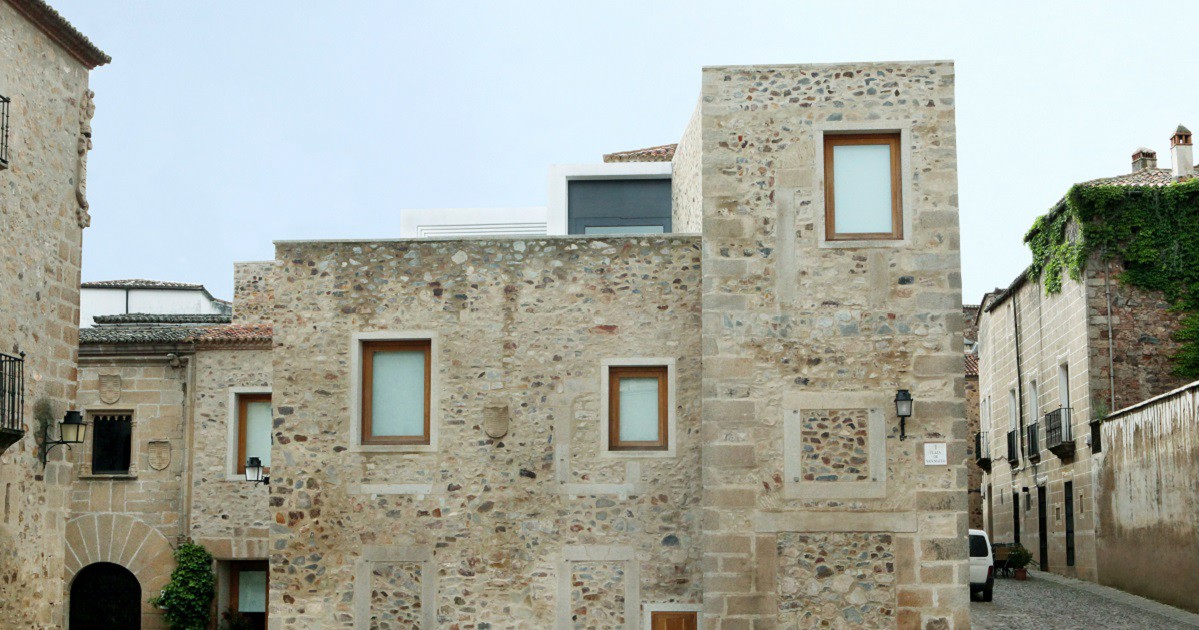 Fachada del hotel y restaurante Atrio - Hotel