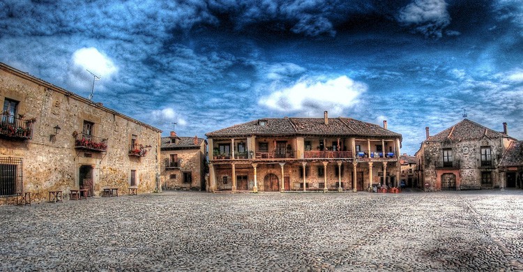 Plaza Mayor de Pedraza (Flickr)