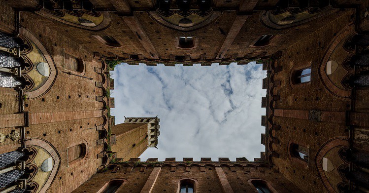 Torre del XIX junto al Ayuntamiento de gótico de Siena - Marco Tarasconi (Flickr)