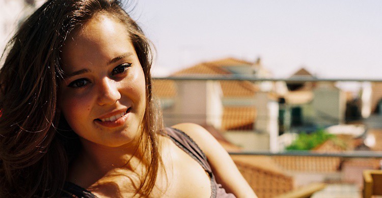 Joven tomando el sol en una azotea. Harold Navarro (Flickr)