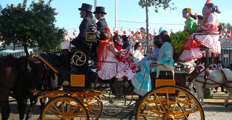 Coche de caballos típico de la Feria. Julie Raccuglia (Flickr)