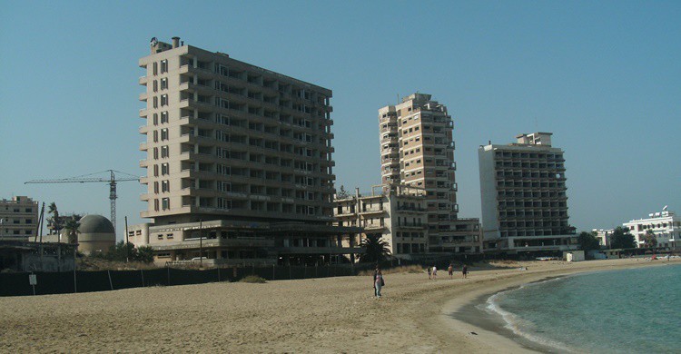 Ciudad de Varosha. Tony Woods (Flickr)