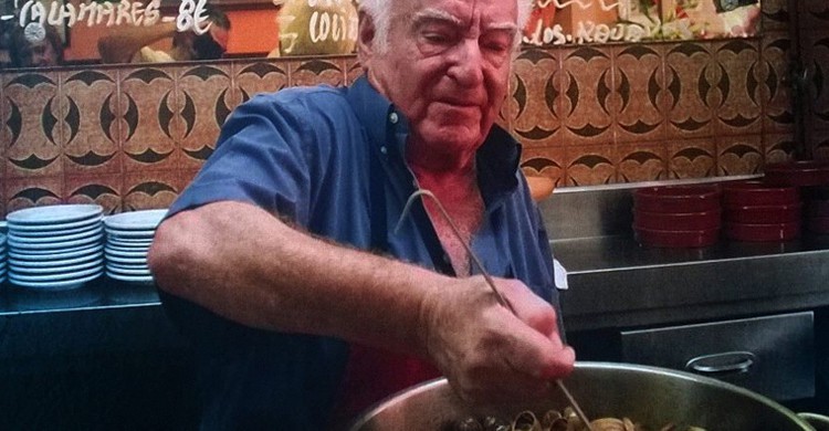 Amadeo. Casa Amadeo, Facebook