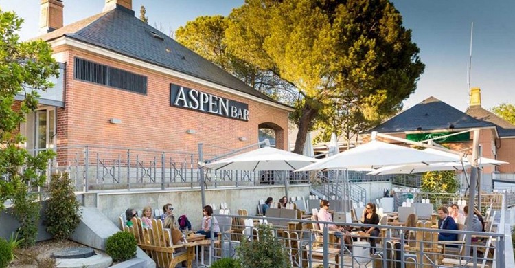 Terraza. Aspen Bar, Facebook