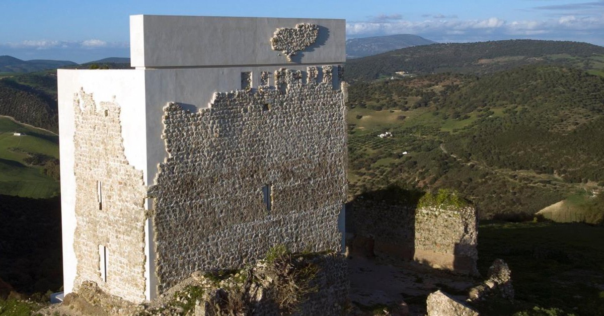 Castillo de Matrera. Carquero Arquitectura/Architizer, Facebook