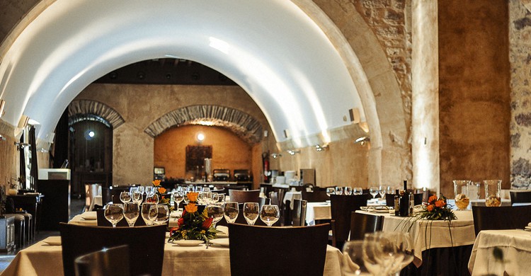 Mesas del restaurante El Monje (eltenedor.es).