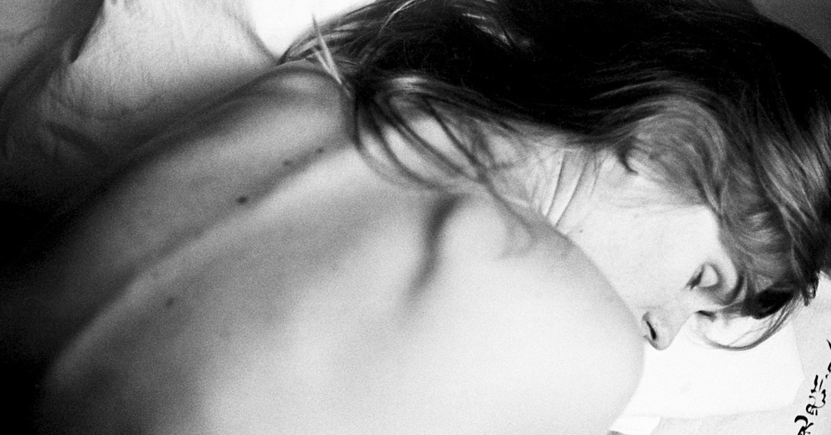 En la cama, desnuda. GabPRR, Foter 