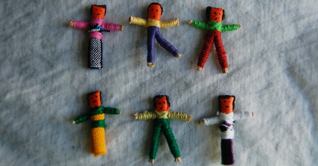 Las muñecas de los problemas. Allnightavenue, Foter