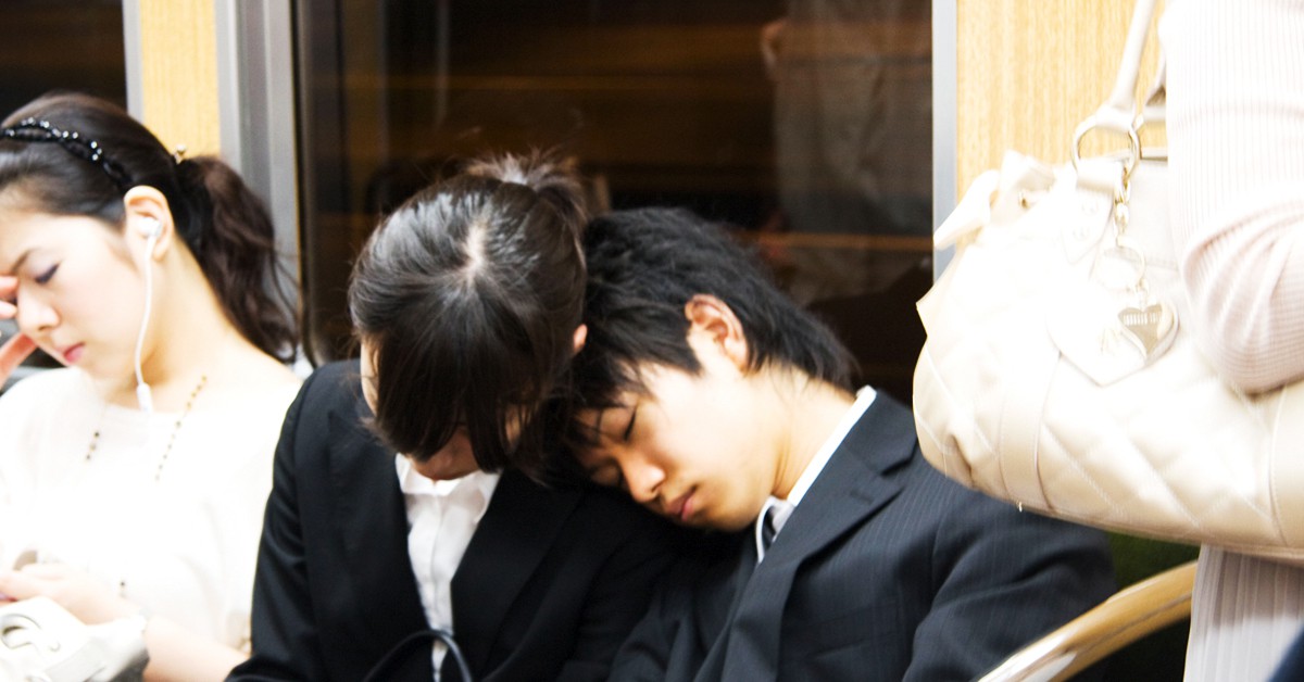 Durmiendo en el tren. MShades, Foter