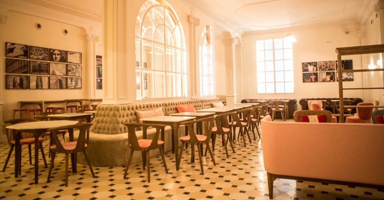 Sala. Restaurantes Lateral