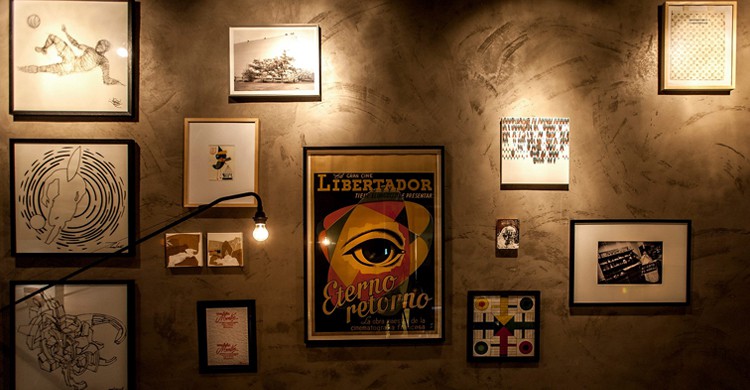 Pared del Raval. Bar Raval, Facebook