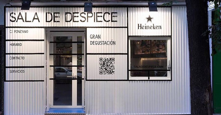 Fachada. Sala de Despiece, Facebook